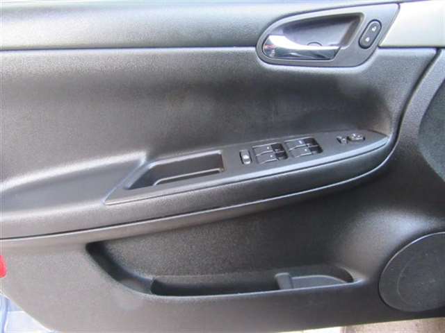 2010 Chevrolet Impala Police 4dr Sedan w/1LS